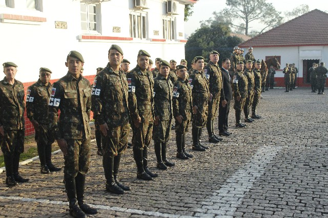 Exército Brasileiro - #PreparoConstante 3º Regimento de #Cavalaria de  Guarda realiza treinamentos para as Operações de Garantia da Lei e da Ordem  (GLO), em Porto Alegre-RS. #BraçoForte #Cavalaria